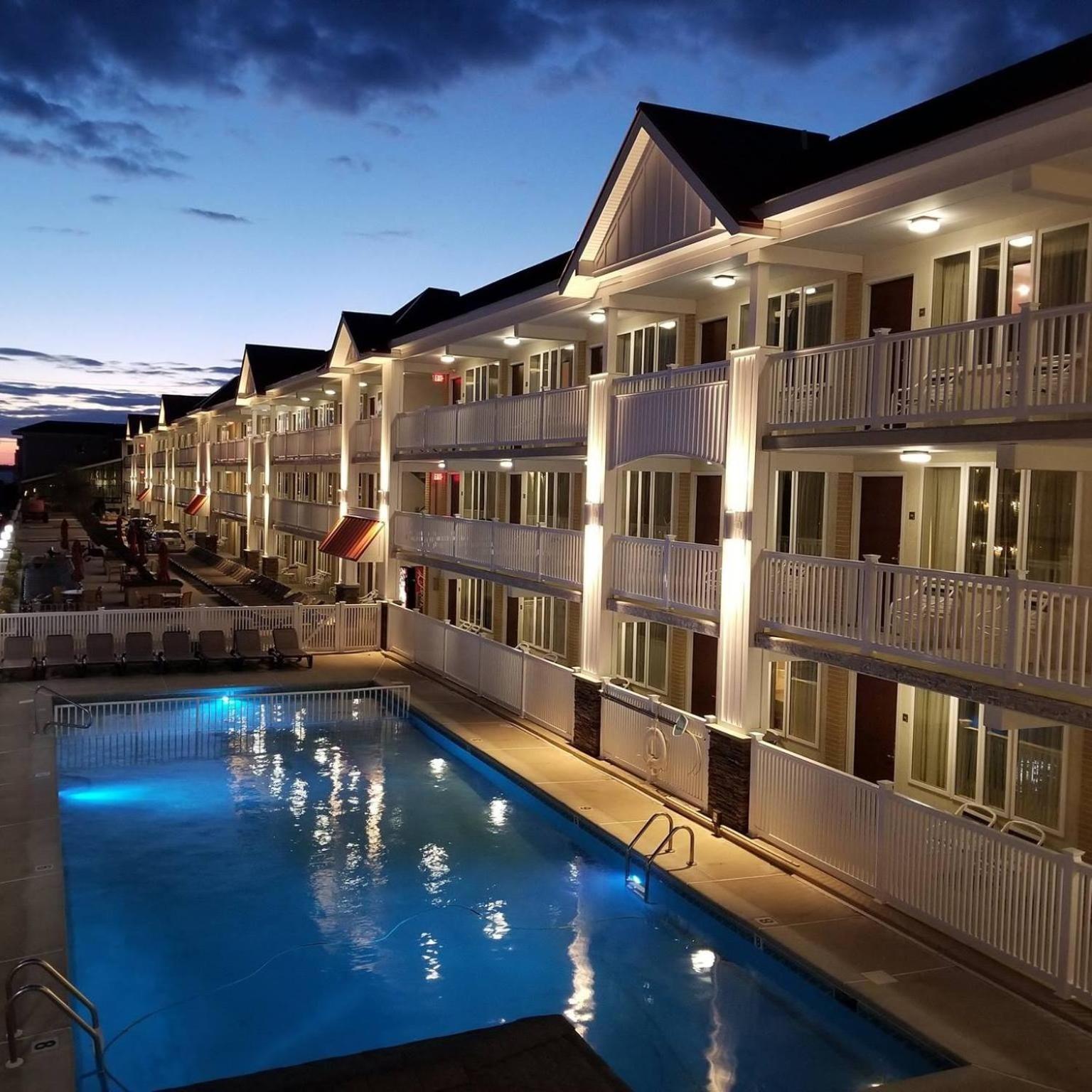 Desert Sand Resort Avalon Bagian luar foto